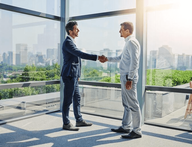 A Beginner real estate agent in Ontario meeting with a client for the first time